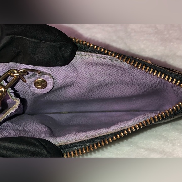 Louis Vuitton Authentic Black Multicolor Murakami Key/Card;Date Code(CA4172) - Picture 9 of 14